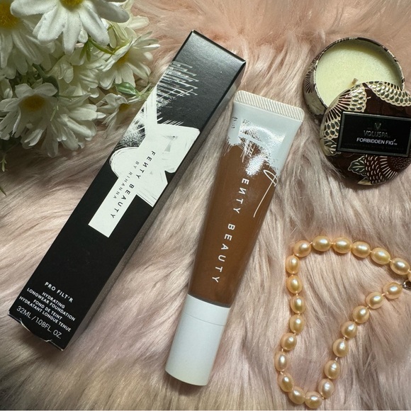 Fenty Beauty Other - BNIB Fenty Beauty by Rihanna Hydrating Longwear Foundation #450